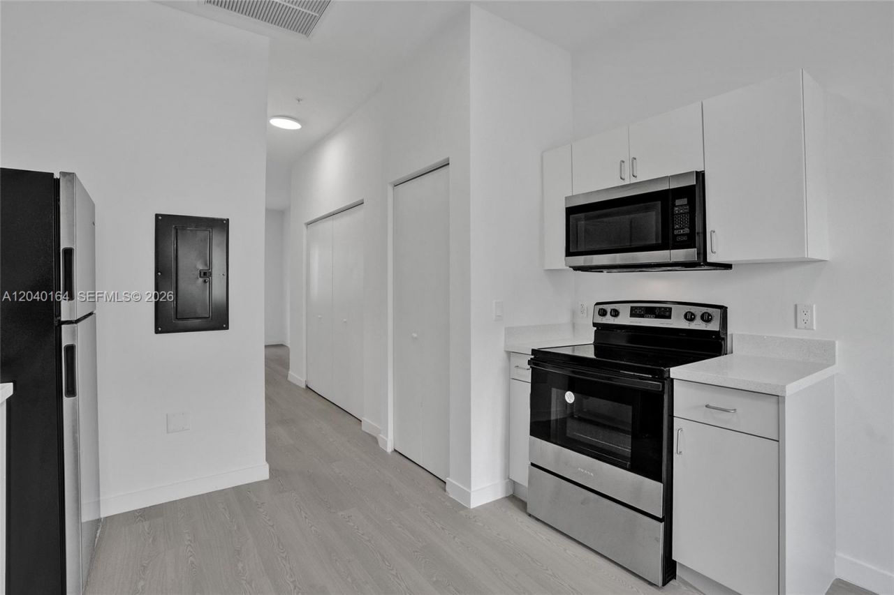 1567 NW 1st St , Unit 5, Miami, FL 33125 Photo