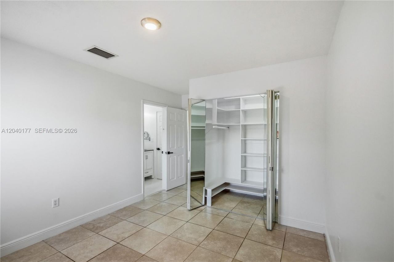 5113 SW 138th Ave Cir, Miami, FL 33175 Photo