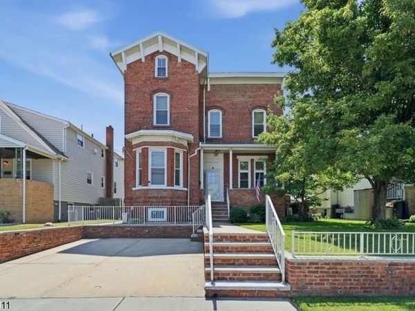 122 Avenue A, Bayonne, NJ 07002