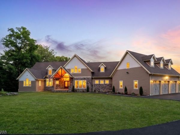5 Vernon View Dr, Vernon, NJ 07418