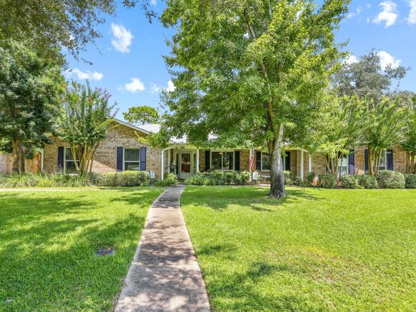 424 Dracena Way, Gulf Breeze, FL 32561
