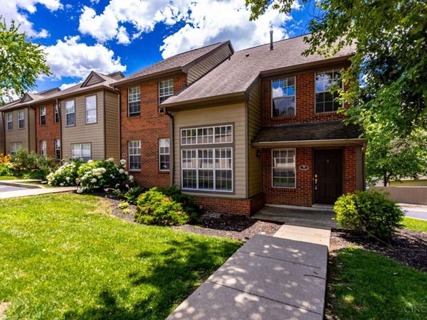10555 Montgomery Road, Montgomery, OH 45242