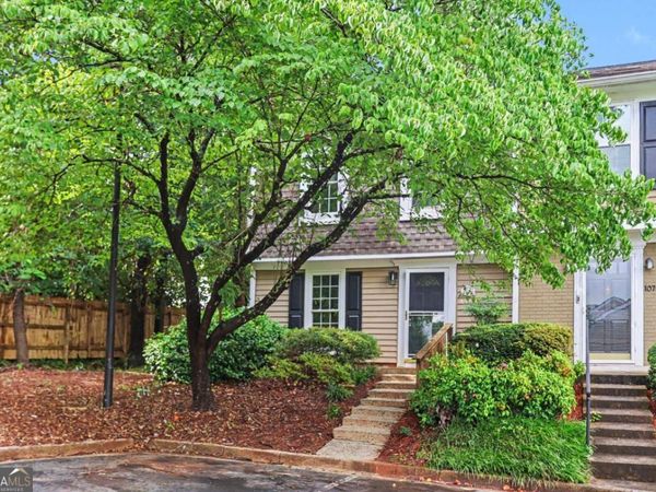 1074 New Haven Drive SW, Marietta, GA 30064