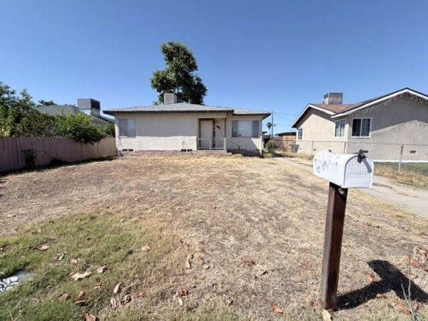 1414 Eureka St, Bakersfield, CA 93305