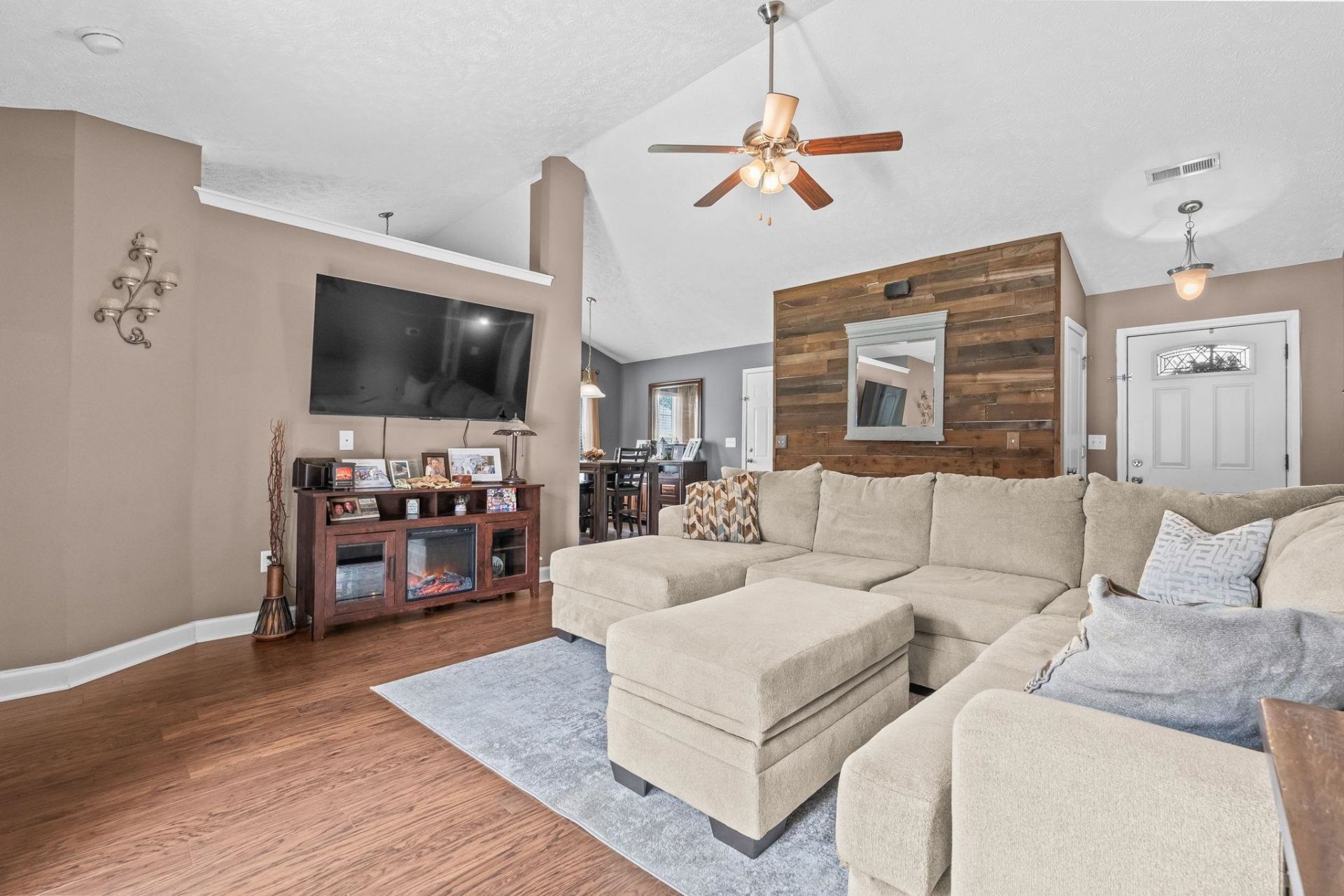 143 Heath Dr. Photo 4