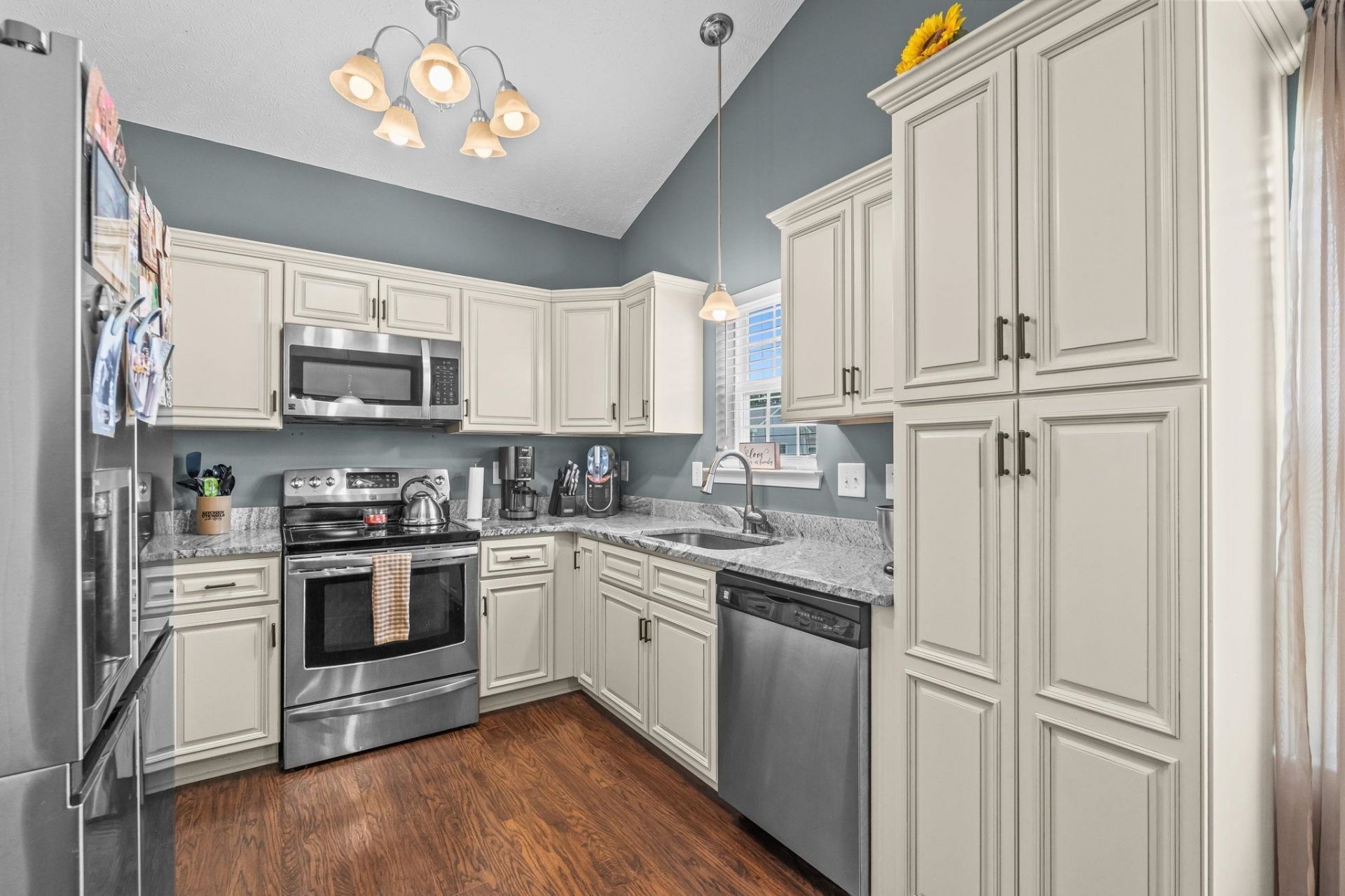 143 Heath Dr. Photo 5
