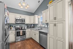 143 Heath Dr. photo 4