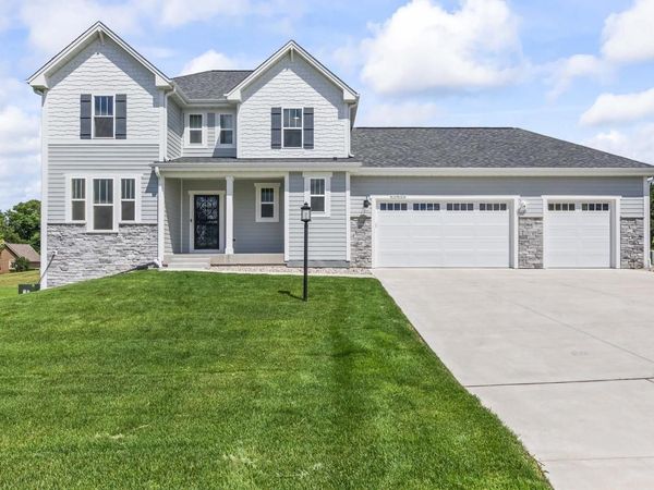 W193N5036 Rosemary RIDGE, Menomonee Falls, WI 53051