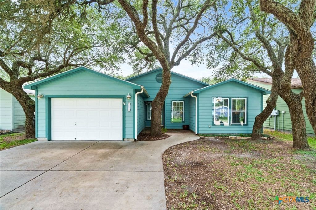 105 Pecan Harbor Street, Rockport, TX 78382 Main Photo