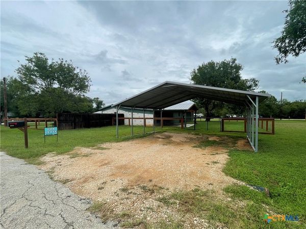 365 Forshage Boulevard , Seguin, TX 78155