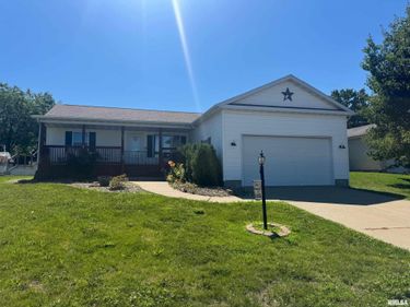 221 N COLUMBUS Road, North Pekin, IL 61554