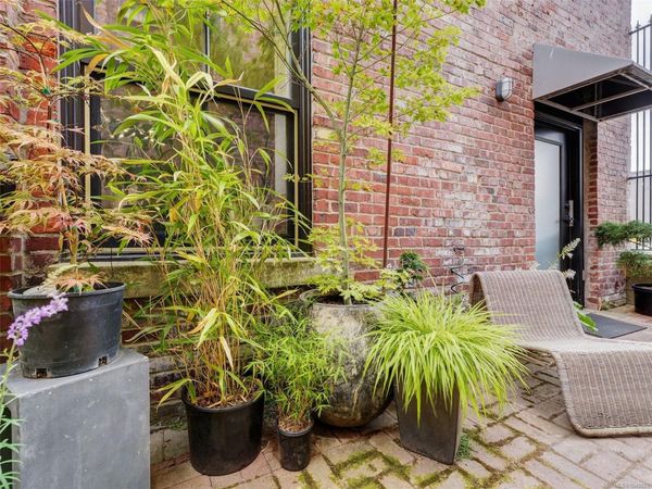 532 1/2 Fisgard St , Unit #11, Victoria, BC V8W 1R4