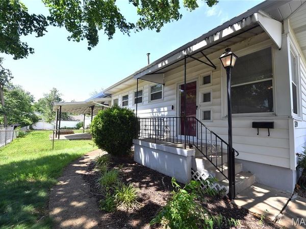 358 W Loretta Avenue , LeMay, MO 63125
