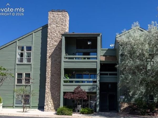 140 W Rockrimmon Boulevard, Unit 202, Colorado Springs, CO 80919