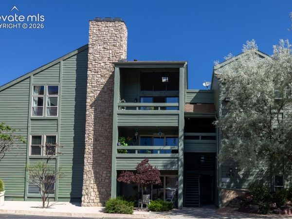 140 W Rockrimmon Boulevard, Unit 202, Colorado Springs, CO 80919