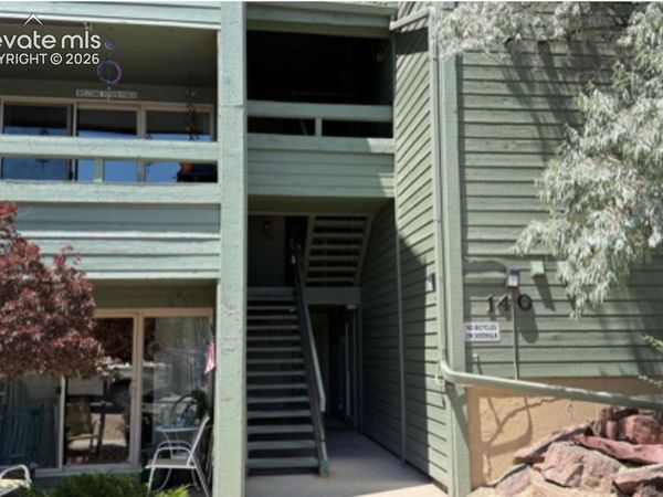 140 W Rockrimmon Boulevard, Unit 202, Colorado Springs, CO 80919