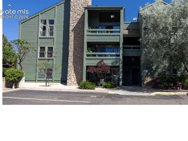 140 W Rockrimmon Boulevard, Unit 202, Colorado Springs, CO 80919