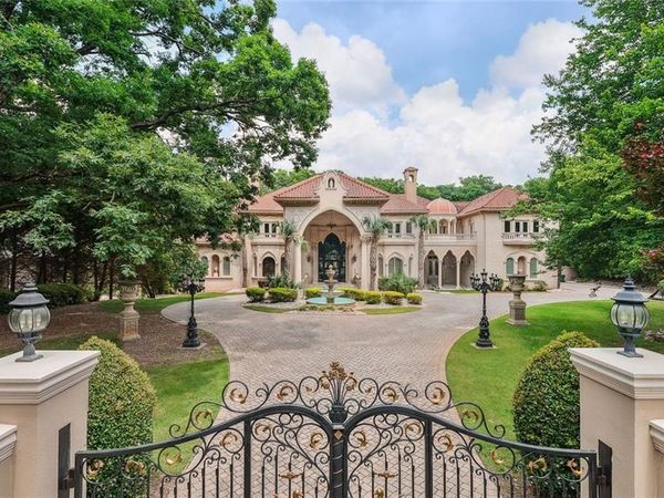 4561 Northside Drive NW, Sandy Springs, GA 30327