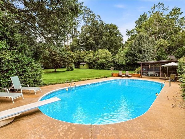 1833 Poinsettia Drive , Marietta, GA 30062
