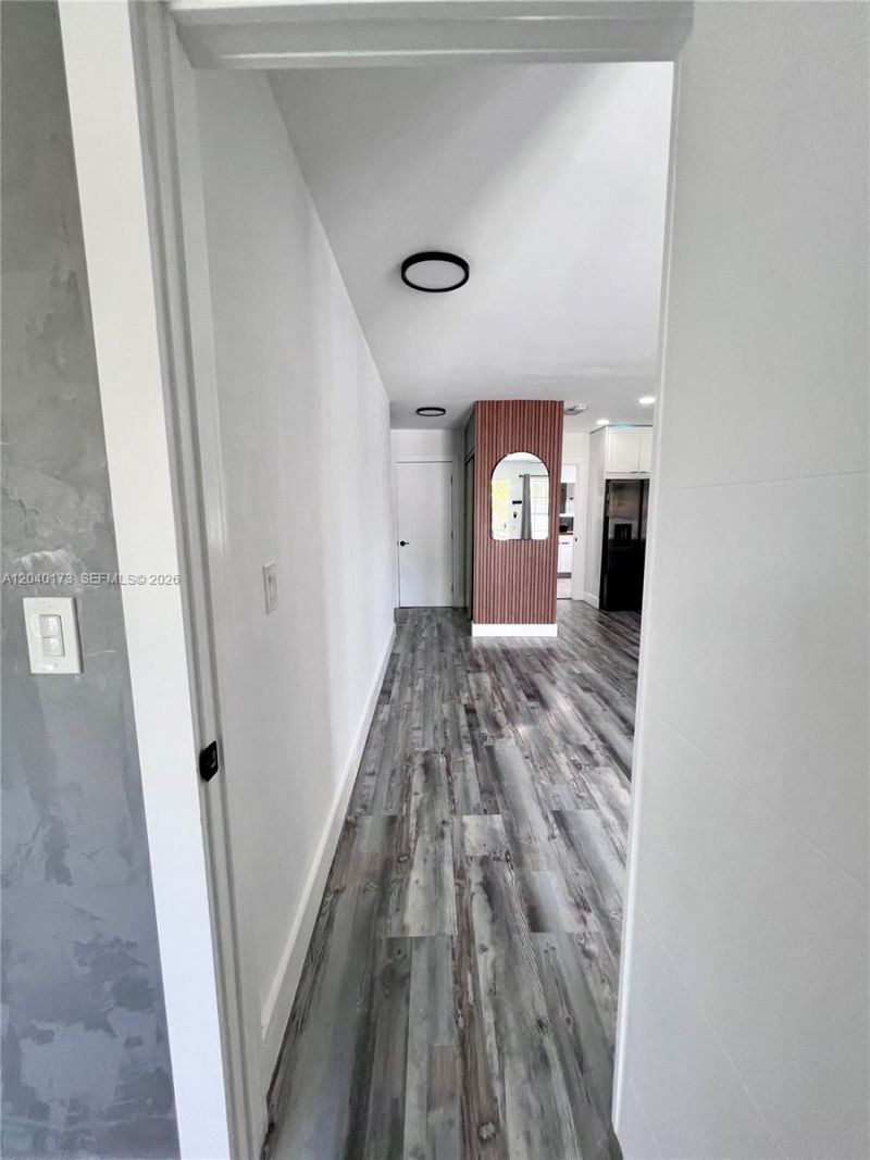 2425 SW 26th Ln, Miami, FL 33133 Photo