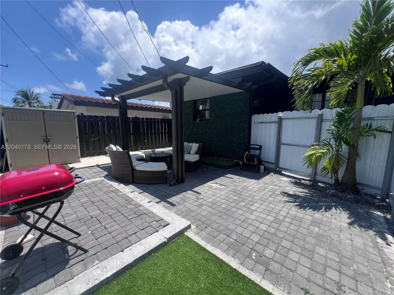 2425 SW 26th Ln, Miami, FL 33133 Photo