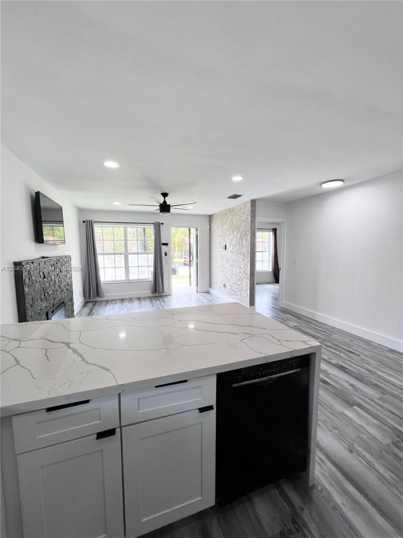 2425 SW 26th Ln, Miami, FL 33133 Photo