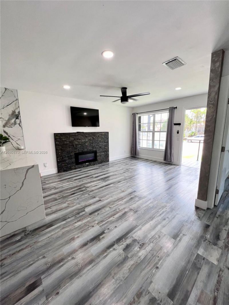 2425 SW 26th Ln, Miami, FL 33133 Photo