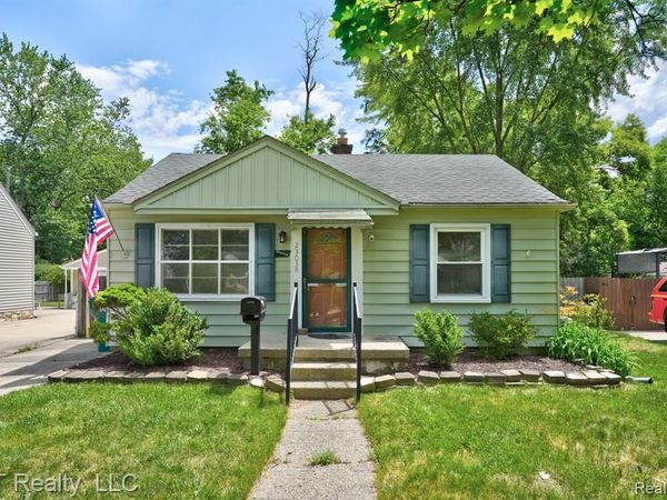 23038 Violet Street, Farmington, MI 48336