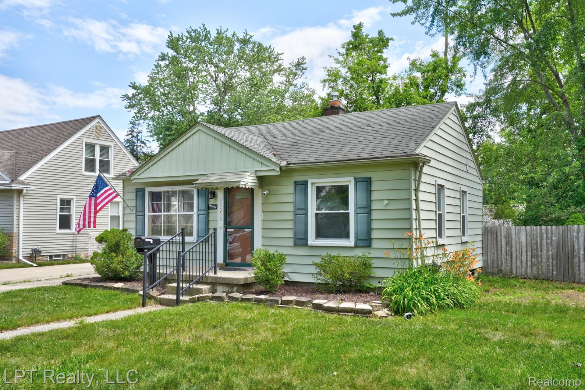 23038 Violet Street, Farmington, Mi 48336 Main Photo