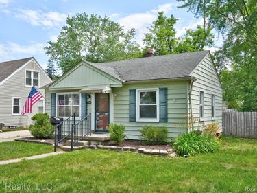 23038 Violet Street, Farmington, Mi 48336