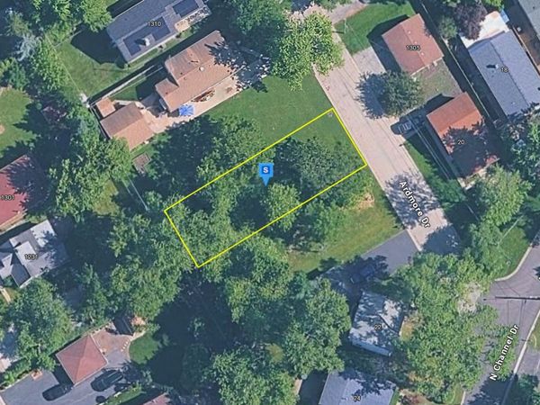 1304 Ardmore Drive , Round Lake Beach, IL 60073