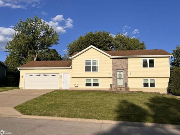 *** *** *** *** ***, Unit ***, Belle Plaine, IA 52208
