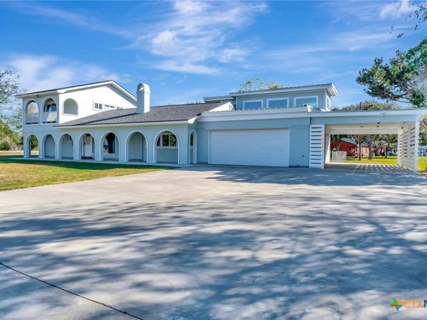445 Lakeshore Drive , Victoria, TX 77905