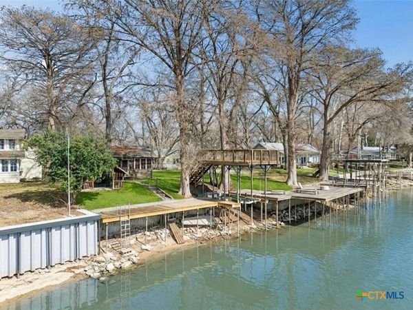 1307 Terminal Loop Road , McQueeney, TX 78123