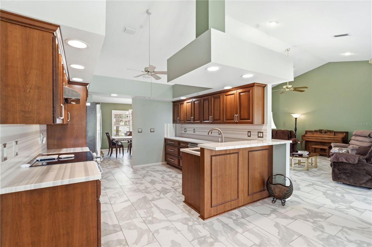 9276 Ashley Drive, Weeki Wachee, FL 34613 Photo