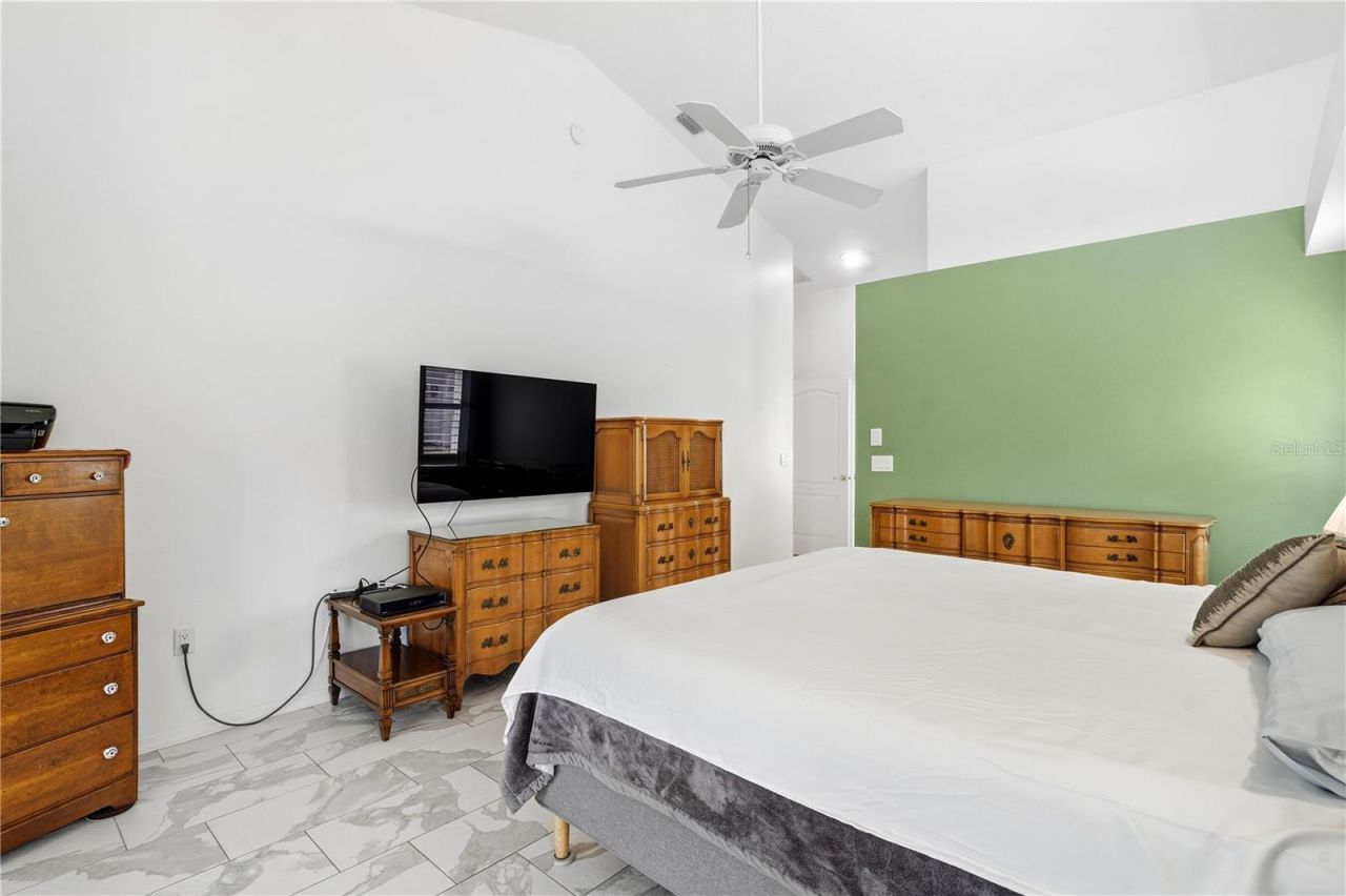 9276 Ashley Drive, Weeki Wachee, FL 34613 Photo