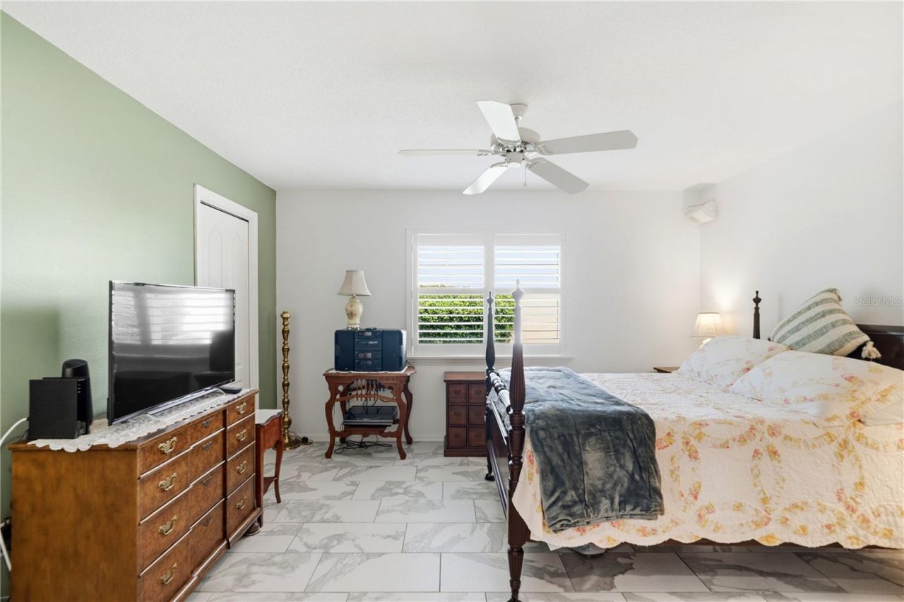 9276 Ashley Drive, Weeki Wachee, FL 34613 Photo