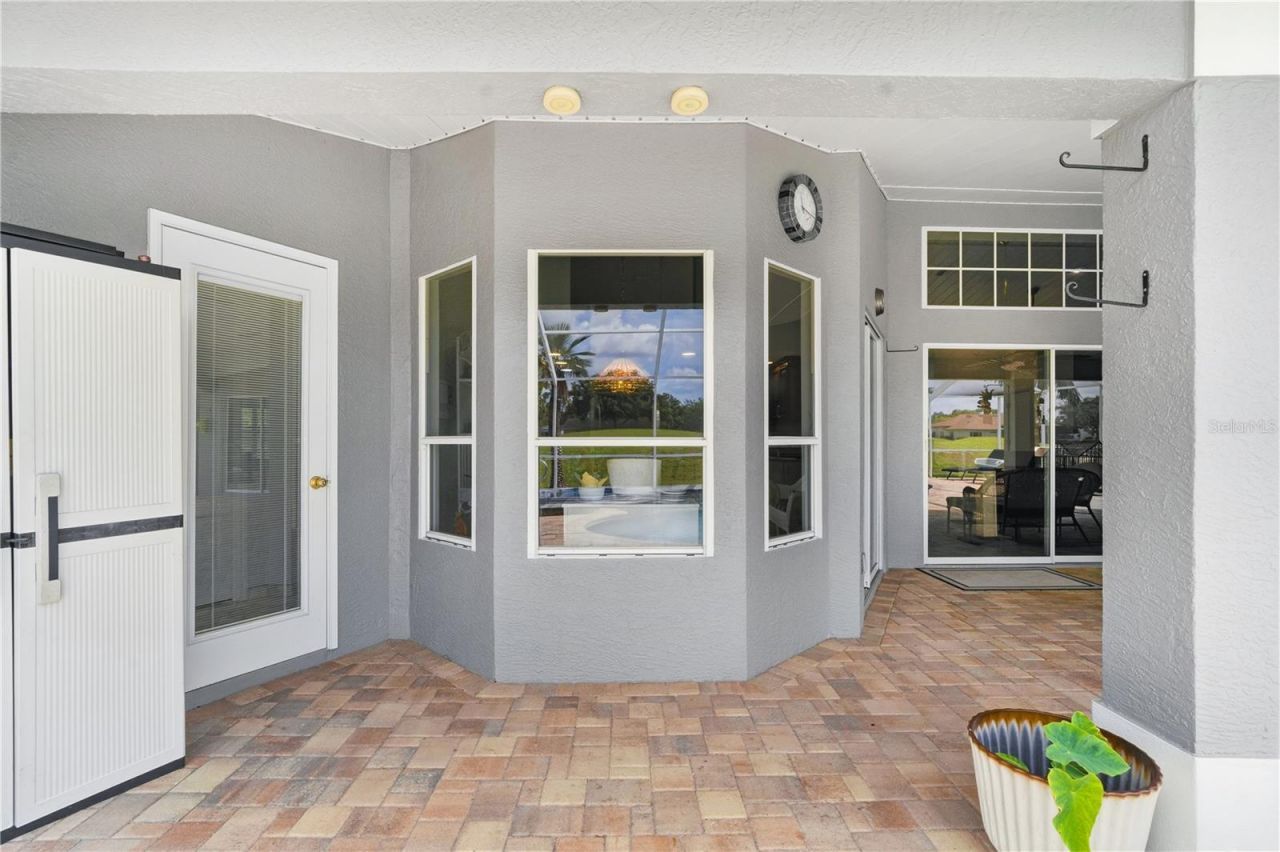 9276 Ashley Drive, Weeki Wachee, FL 34613 Photo