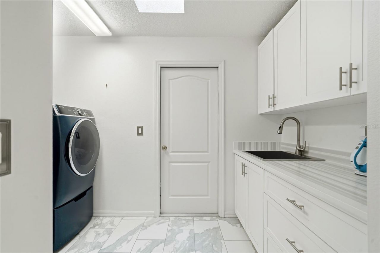 9276 Ashley Drive, Weeki Wachee, FL 34613 Photo