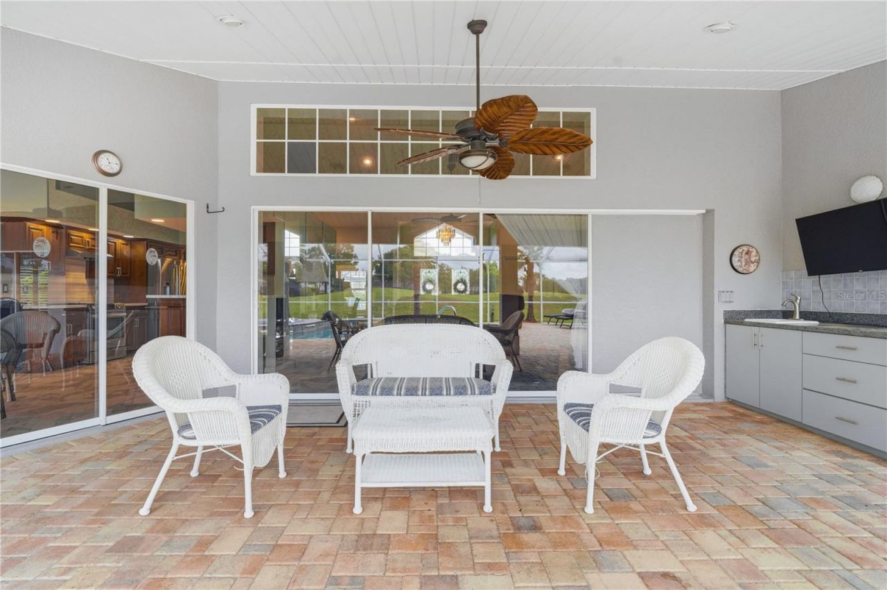 9276 Ashley Drive, Weeki Wachee, FL 34613 Photo