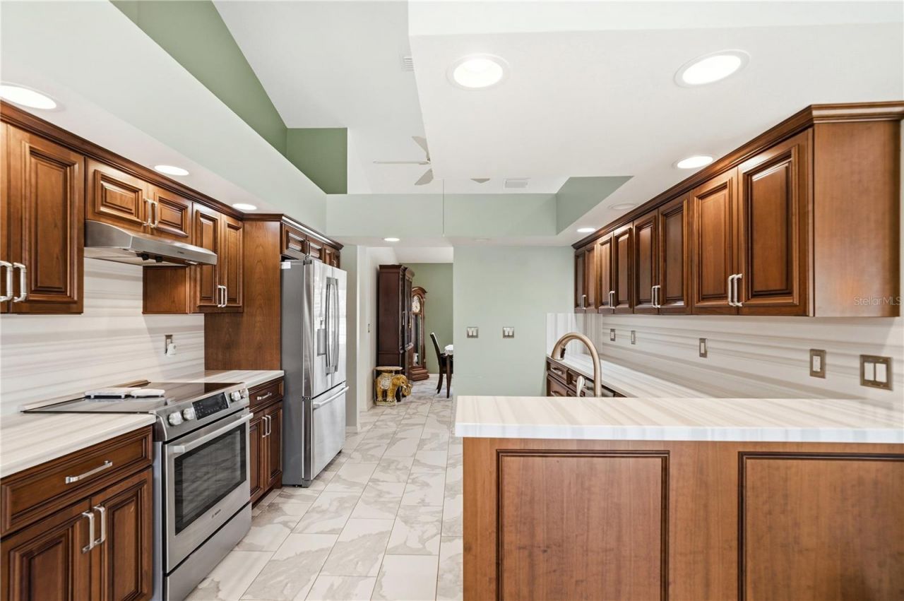 9276 Ashley Drive, Weeki Wachee, FL 34613 Photo
