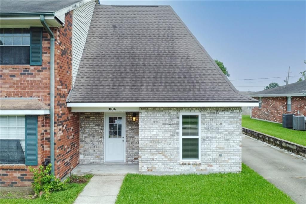 318 ORMOND MEADOWS Drive  Destrehan, LA 