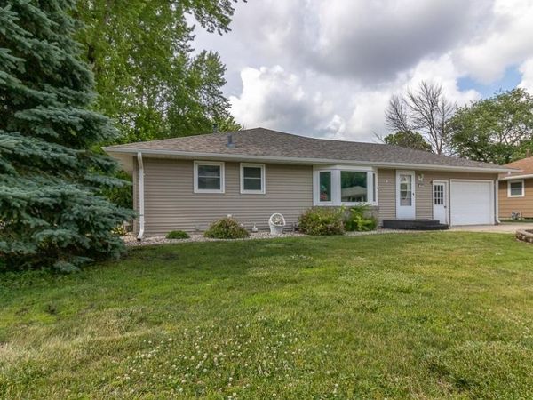 100 Meadow Lane , Mankato, MN 56001