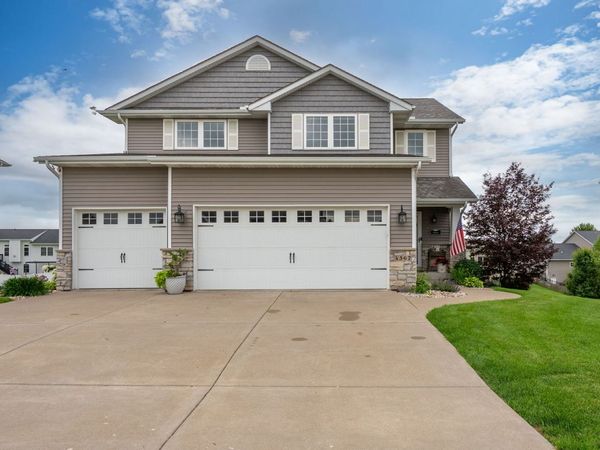 4367 55th Avenue , Bettendorf, IA 52722
