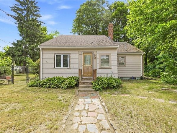 2 Hillwood Ave, Stoughton, MA 02072