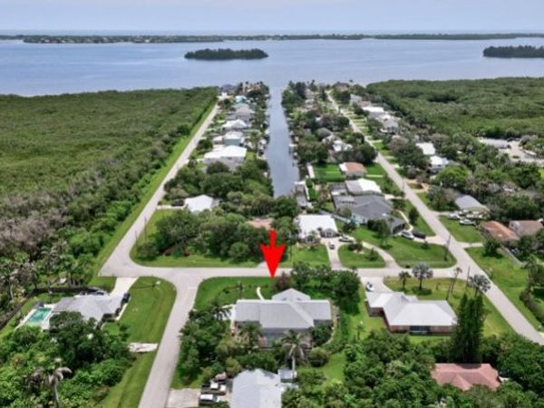185 12th Street SE, Vero Beach, FL 32962