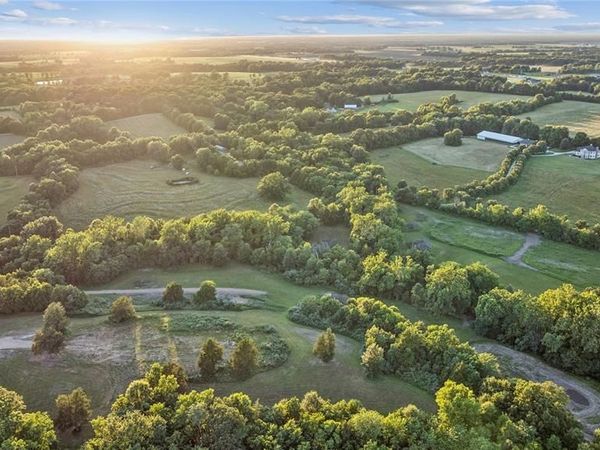 22245 Lix Road , Warrenton, MO 63383