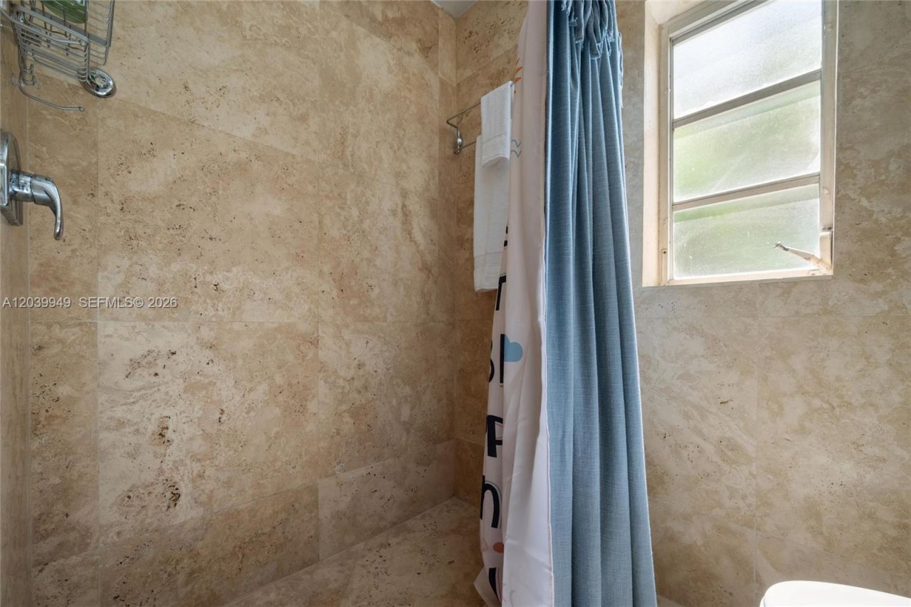750 Espanola Way, Unit 8, Miami Beach, FL 33139 Photo