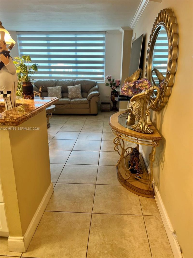 7135 Collins Ave , Unit 1523, Miami Beach, FL 33141 Photo