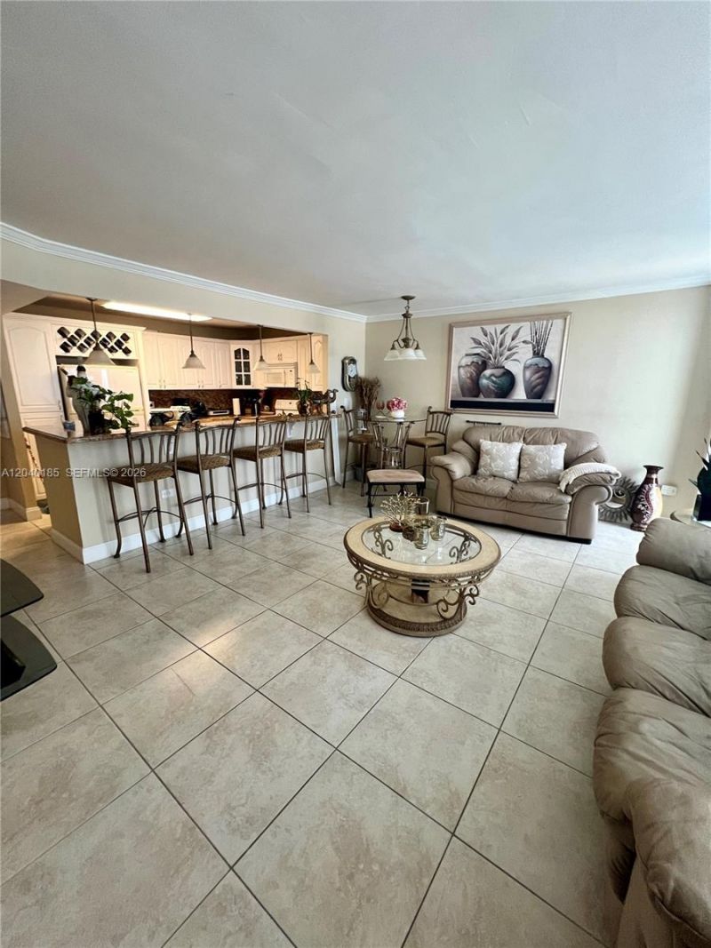 7135 Collins Ave , Unit 1523, Miami Beach, FL 33141 Photo